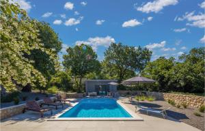 3 Bedroom Beautiful Home In Glavani