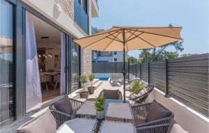 Gorgeous Home In Srima With House Sea View 