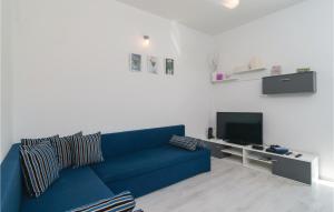 3 Bedroom Lovely Home In Gata 
