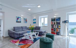 Awesome Home In Kuciste With Wifi