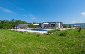 Gorgeous Home In Grubine