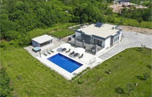 Gorgeous Home In Grubine 