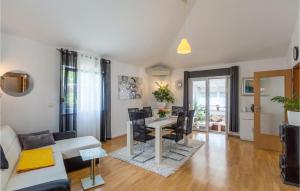 Stunning Home In Vodnjan With Kitchen