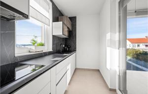 11 Bedroom Amazing Apartment In Srima