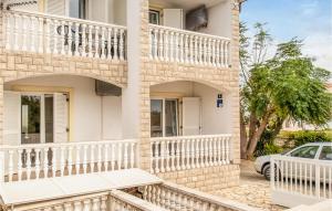 1 Bedroom Lovely Apartment In Nin 