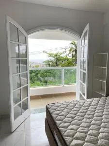 Suítes Enseada Guarujá - Condomínio Mirante da Enseada - Sao Amaro Island