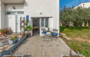 Stunning Apartment In Vrsi With Wifi