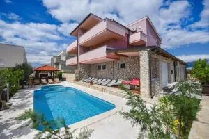 Apartments Tiffany & Prince - باغ