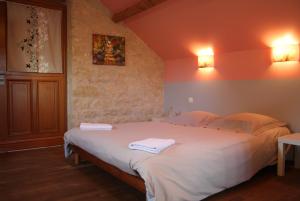 Maisons d'hotes La Cuvellerie : Chambre Familiale - Vue sur Jardin