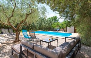 5 Bedroom Lovely Home In Posedarje