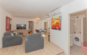 Awesome Apartment In Sibenik With Wifi