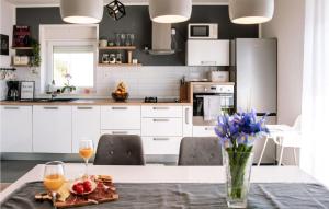 2 Bedroom Awesome Home In Sibenik 