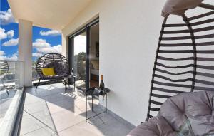 3 Bedroom Cozy Home In Peroj