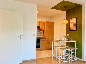 Modernes Apartment mit Balkon