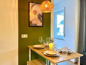Modernes Apartment mit Balkon