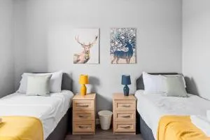 Spacious 4 bed with Parking ideal base for work - 埃文茅斯