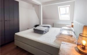 Beautiful Home In Den Oever With Wifi