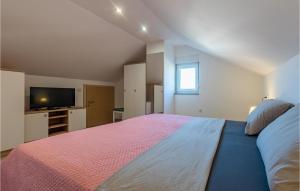 1 Bedroom Stunning Apartment In Zadar