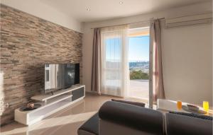 3 Bedroom Gorgeous Apartment In Split 