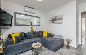 2 Bedroom Awesome Apartment In Cizici 