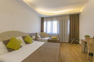 Superior Triple Room room in Hotel Boomerang Roma