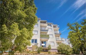 Beautiful Apartment In Selce With Wifi 