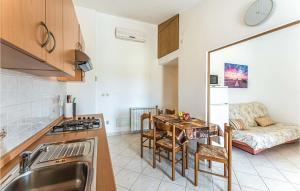 2 Bedroom Stunning Apartment In Medulin