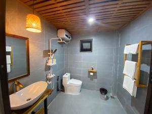 Phòng Gia Đình Có Ban Công (Family Room with Balcony)