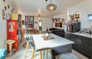 Maisons de vacances Gorgeous Home In Barnas : photos des chambres