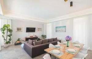 Beach Front Home In Sutivan