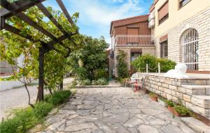 Lovely Home In Maslenica - Jasenice