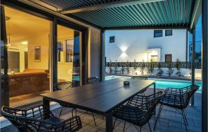 Nice Home In Vodice With Heated Swimming Pool 
