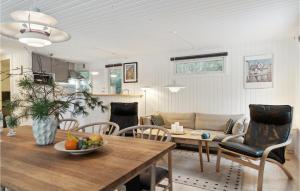 Cozy Home In Hadsund With Kitchen