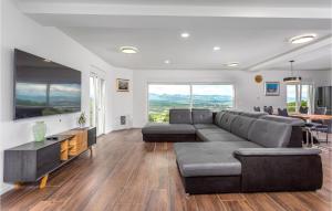 Beautiful Home In Rukavac With Wifi