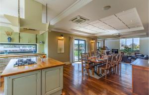 Beautiful Home In Banjole 