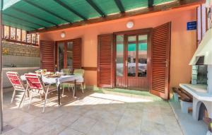Lovely Apartment In Biograd Na Moru