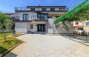 1 Bedroom Amazing Apartment In Rovinj