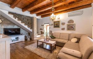 Awesome Home In Malinska With Wifi 