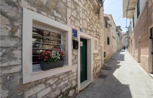 Beautiful Home In Split With Kitchen