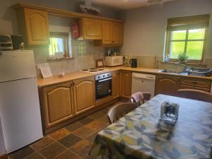 Kearneys Cottage, Dugort, Achill Island, County Mayo - 3 Bedroom Sleeps 6