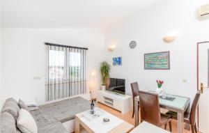 Nice Apartment In Fazana With Wifi 