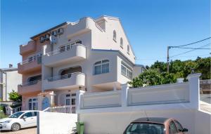 Beach Front Apartment In Dramalj With Wifi