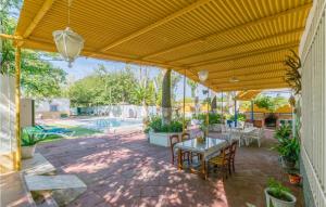 6 Bedroom Amazing Home In Lucena