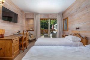 Hotels Hotel les Bains : Chambre Double avec Terrasse