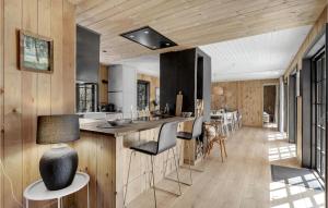 5 Bedroom Cozy Home In Nexø