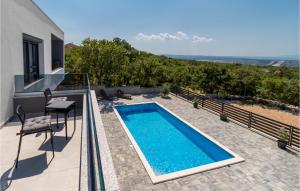 Awesome Home In Smrika