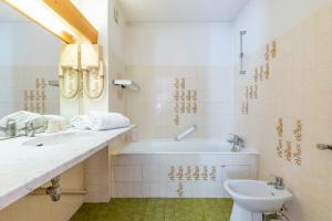 Hotels Hotel les Bains : photos des chambres