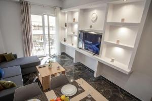 Newly Renovated 2-Bedroom Condo In Athens !