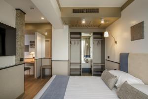 Superior Double Room room in Hotel Domidea