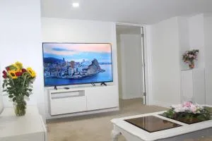 Exclusive Private Basement - Strathroy